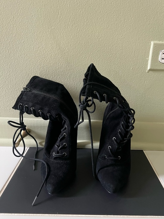 Steve Madden Shoes - Steve Madden black suede lace up heeled boots